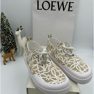 Men’s Loewe canvas, low top sneakers size 44 made in Spain
